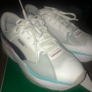 SOLD Puma Sneakers